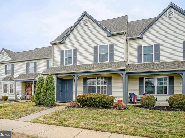 285 Knoll Dr, Blackwood, NJ 08012