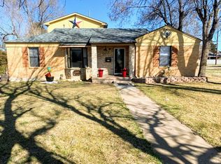 207 S Maddox Ave, Dumas, TX 79029