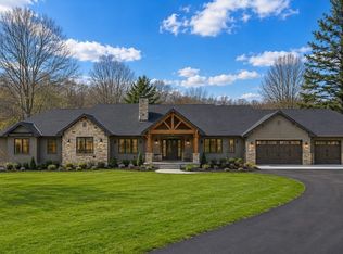 8 E State St, Granby, MA 01033
