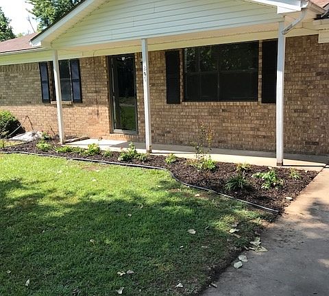 2nd image of 207 E Gum St