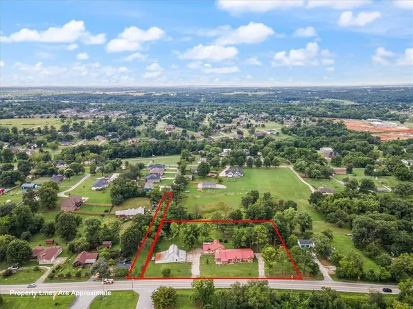 493 E Lowell Ave, Cave Springs, AR 72718