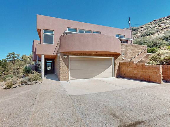 2nd image of 406 Camino De La Sierra NE