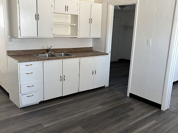 2nd image of 2001 W Broadway St APT 11