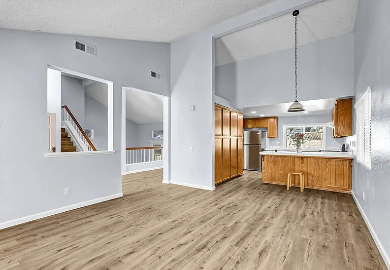625 Forester Ln — Photo 4