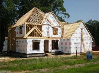 5105 Acorn Forest Rd, Greensboro, NC 27410