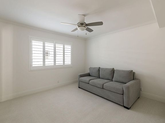 3rd image of 1720 Elm Ave