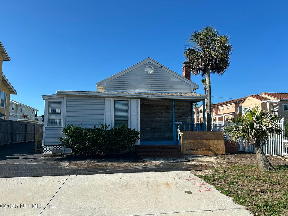 1st image of 138 12TH Avenue S