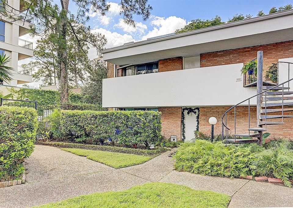 1st image of 513 S Post Oak Ln #4209