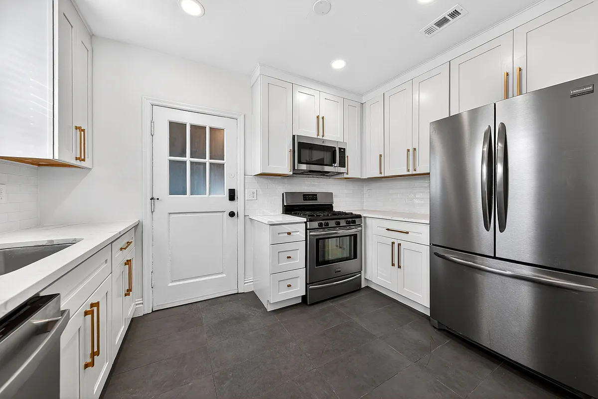 Building Photo - 7519 Oxford Dr #3