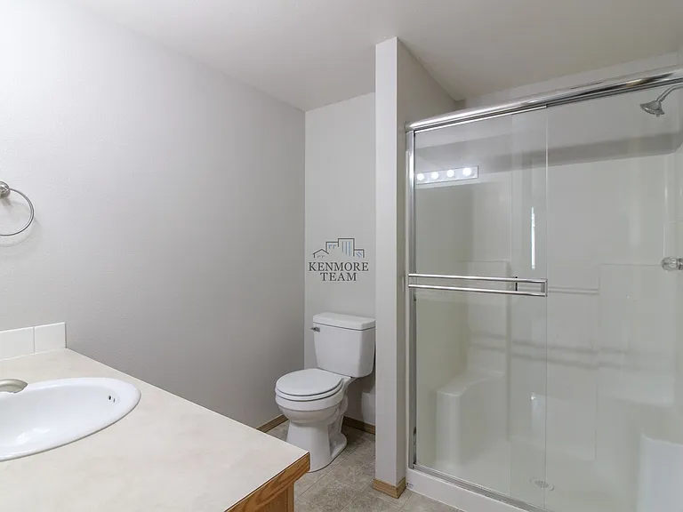 4215 Cochins Ln — Photo 10
