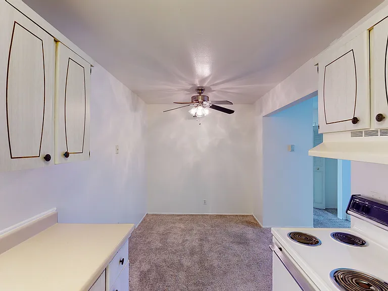Outer Drive Manor Apartments — Photo 6