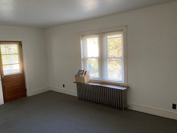 5th image of 6 Bradley Ave APT 4