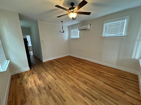 4th image of 125 Saffarans Ave