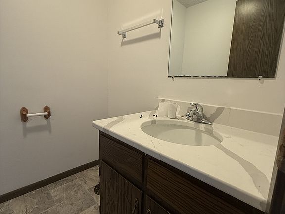 5th image of 3915 Southlawn Rd #3915