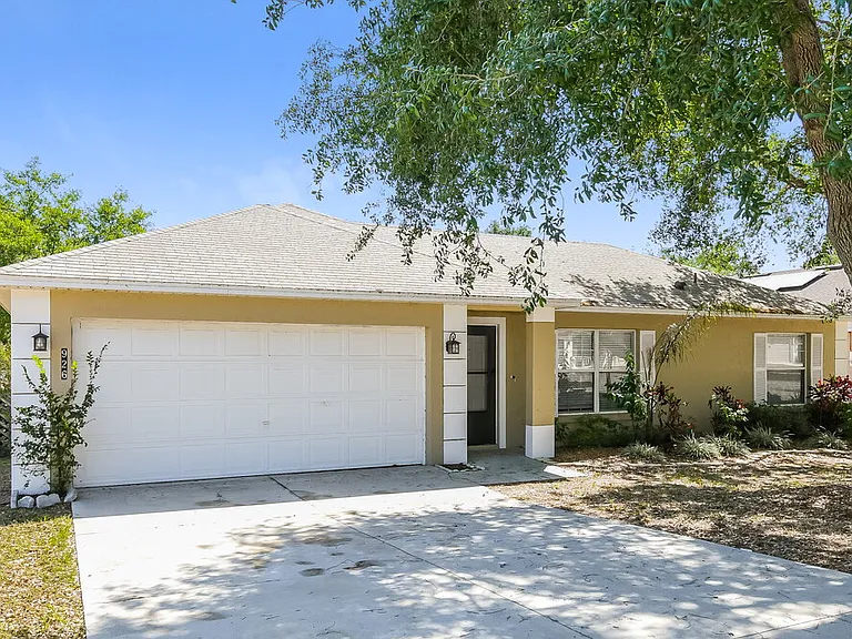 926 Willow Run St — Photo 3