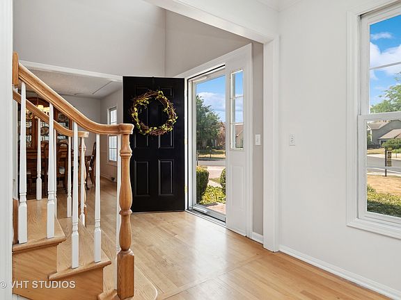 3rd image of 794 Clarendon Ln