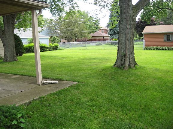 5th image of 5120 N Canfield Ave