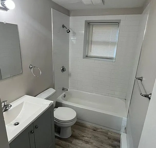 8-12 Perry St — Photo 13