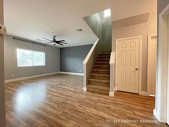 3rd image of 2825 Woodland Park Ave