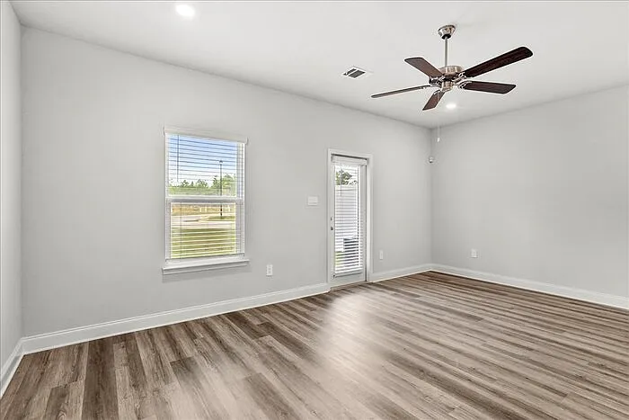 12314 Sinclair Dr — Photo 6