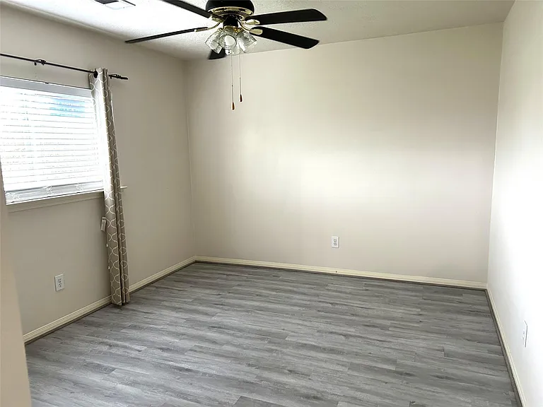 6005 Chatham Woods Dr — Photo 14