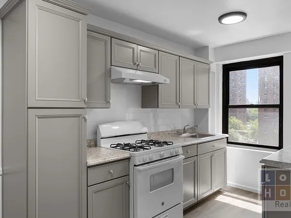 383 Grand Street image 7 of 24