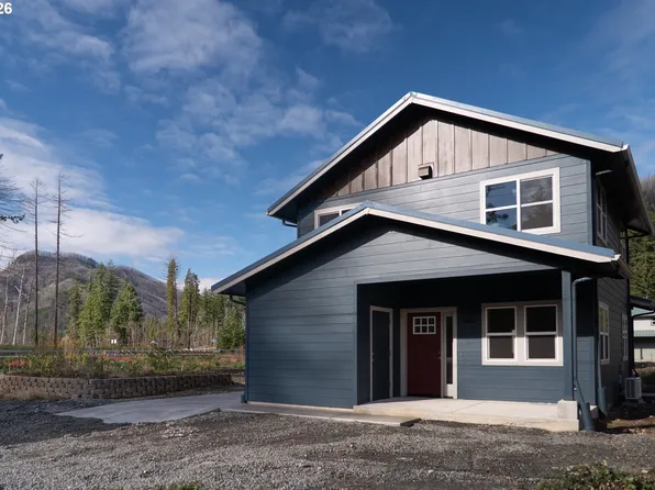 Echo St, Blue River, OR 97413