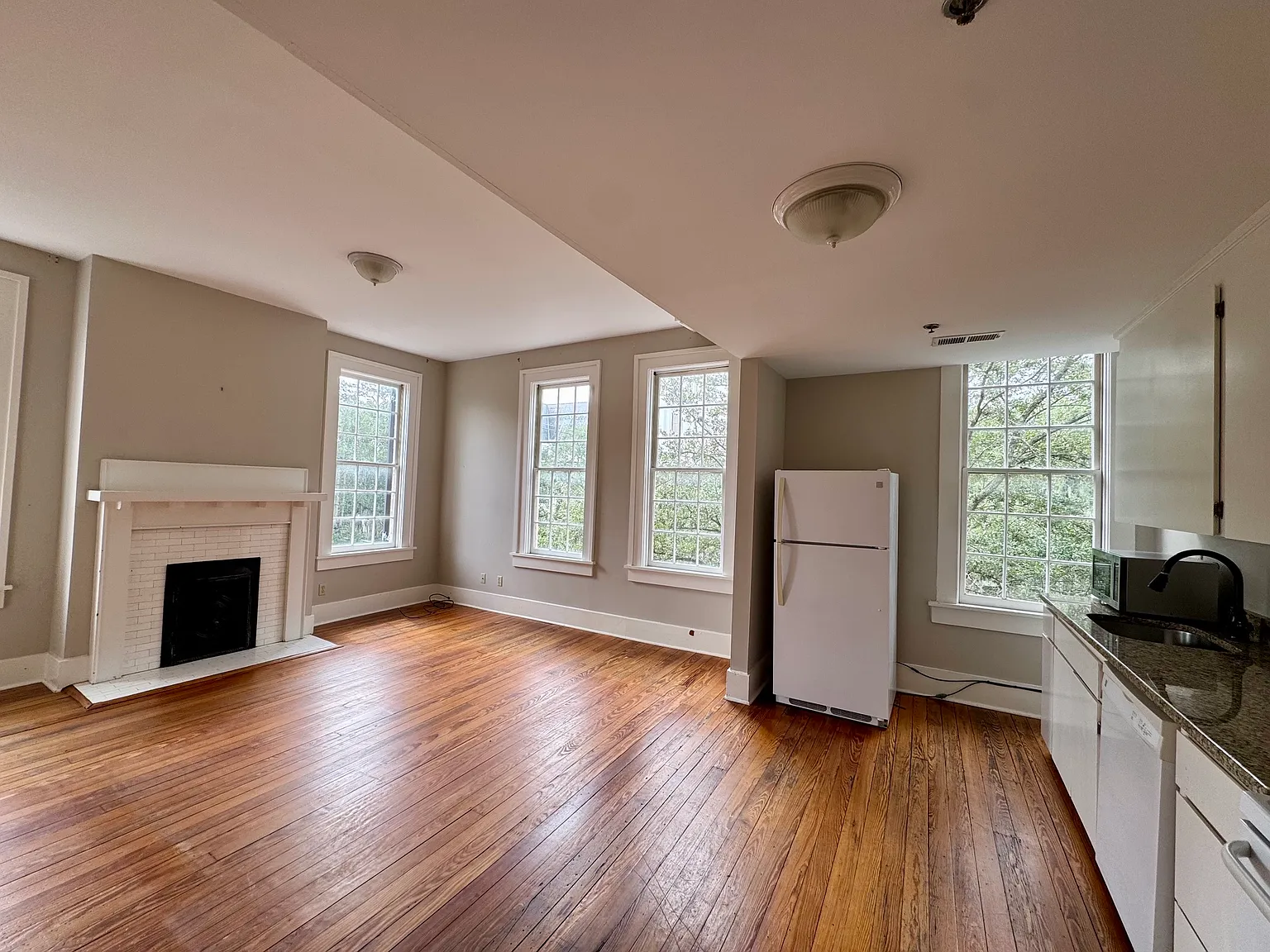 1 bed, 600 sqft, $2,000 — Photo 3