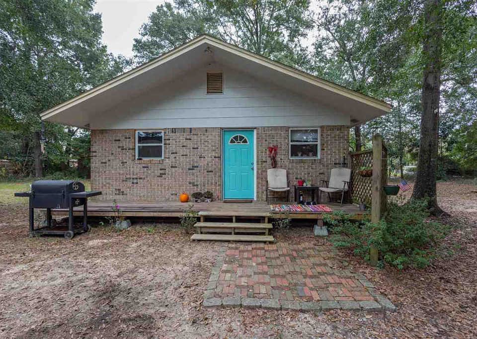 1st image of 1750 Fairchild Dr