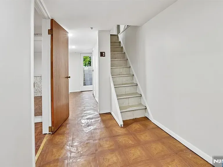 18 Patterson St — Photo 26