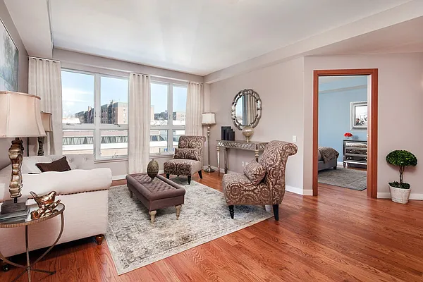 Rented by Bold New York | media 19