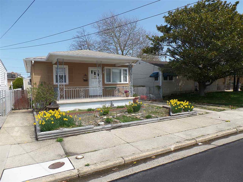 2nd image of 119 E Preston Ave