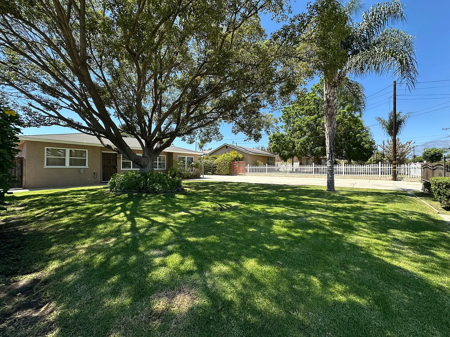 3 bed, 909 sqft, $2,950 — Photo 2