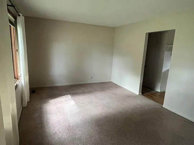 3 bed, 1270 sqft, $1,450 — Photo 2