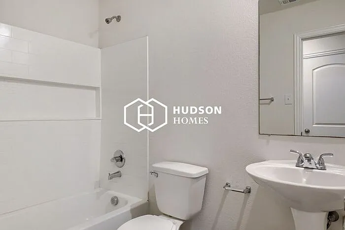 1608 E Robert St — Photo 14