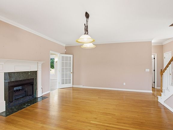 4th image of 111 Black Hawk Way