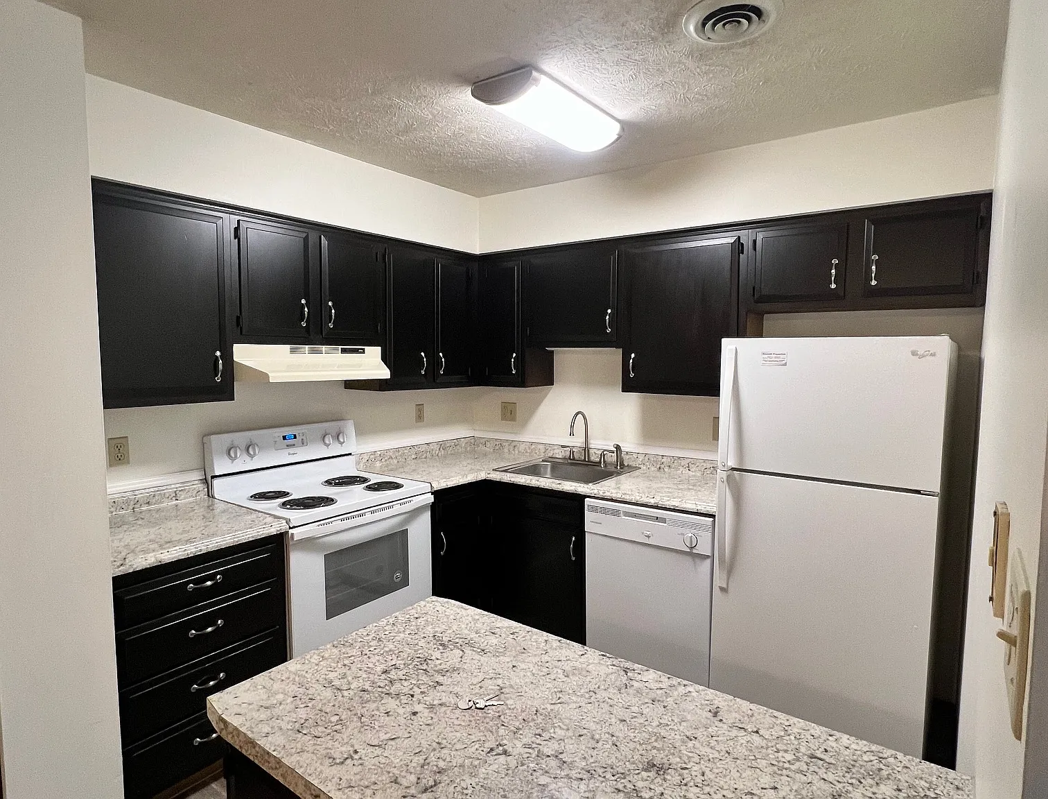 2 bed, 850 sqft, $950 — Photo 4