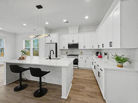 4th image of 2032 Forest Ave