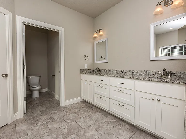 1511 Abbey Ln — Photo 12