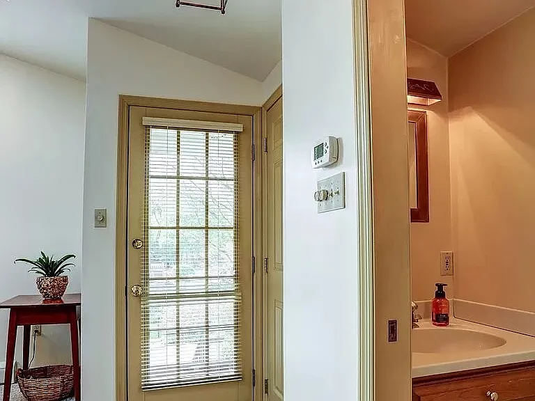1321 Cheves Pl — Photo 16