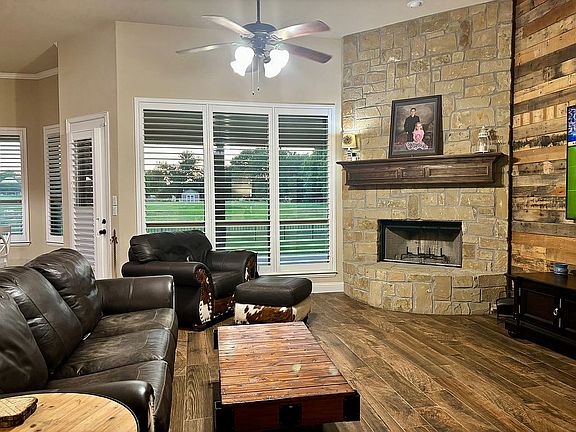 3rd image of 2060 Stodghill Rd