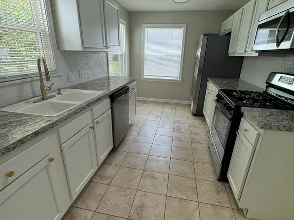 (undisclosed Address), Euclid, OH 44132