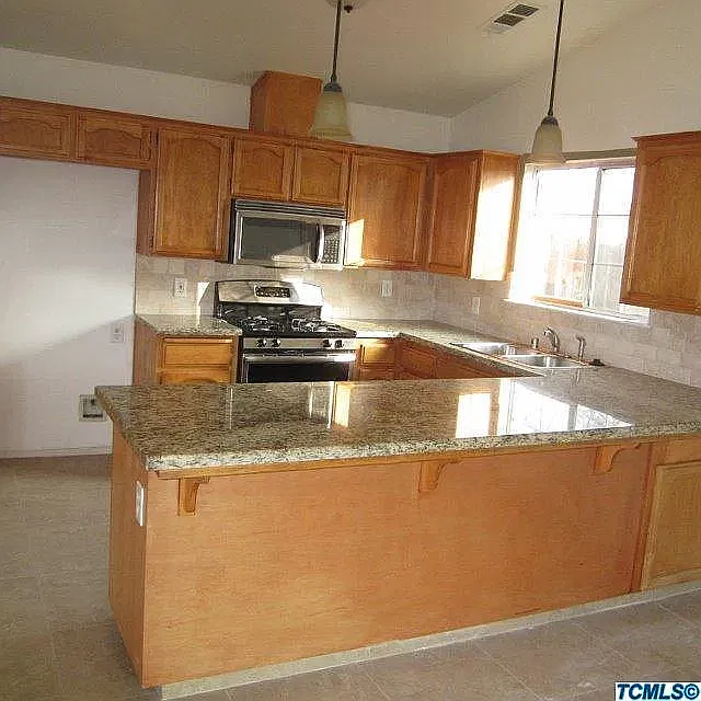 4 bed, 1476 sqft, $2,495 — Photo 3