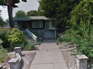 1004 College Ave APT B, Davenport, IA 52803