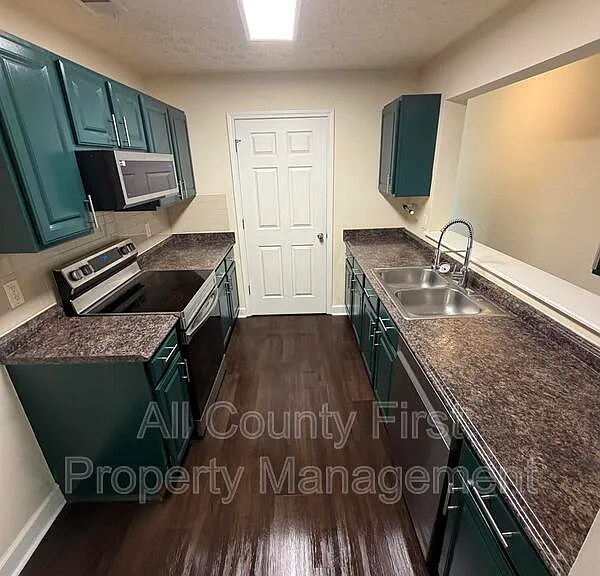5303 Fairington Club Dr — Photo 6