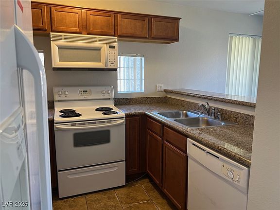 4th image of 2111 Sealion Dr Unit 208
