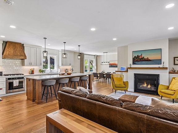 5th image of 3374 Library Ln