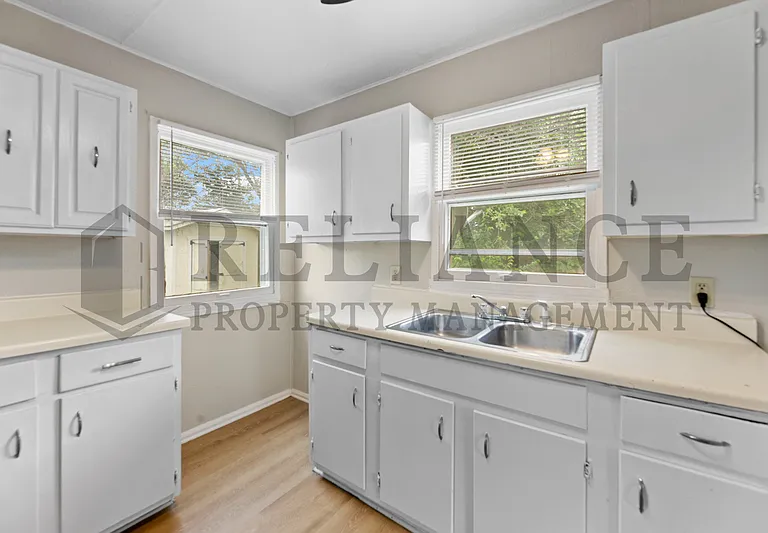 2450 N Prince St — Photo 7