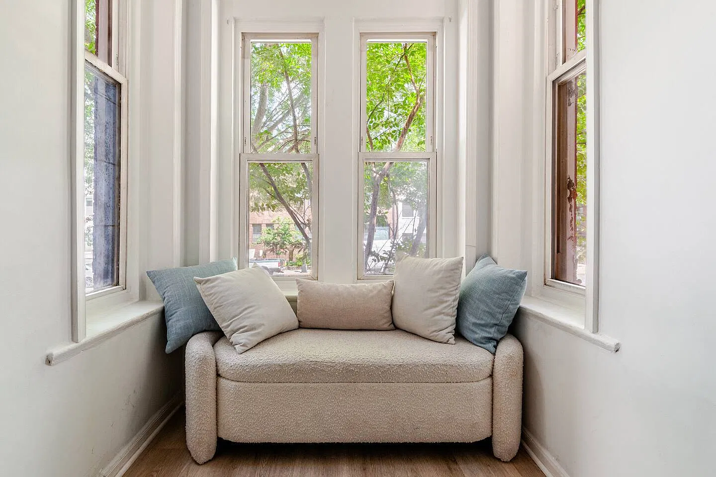 3 bed, $4,100 — Photo 4