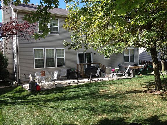 3rd image of 23 E Ellington Ct